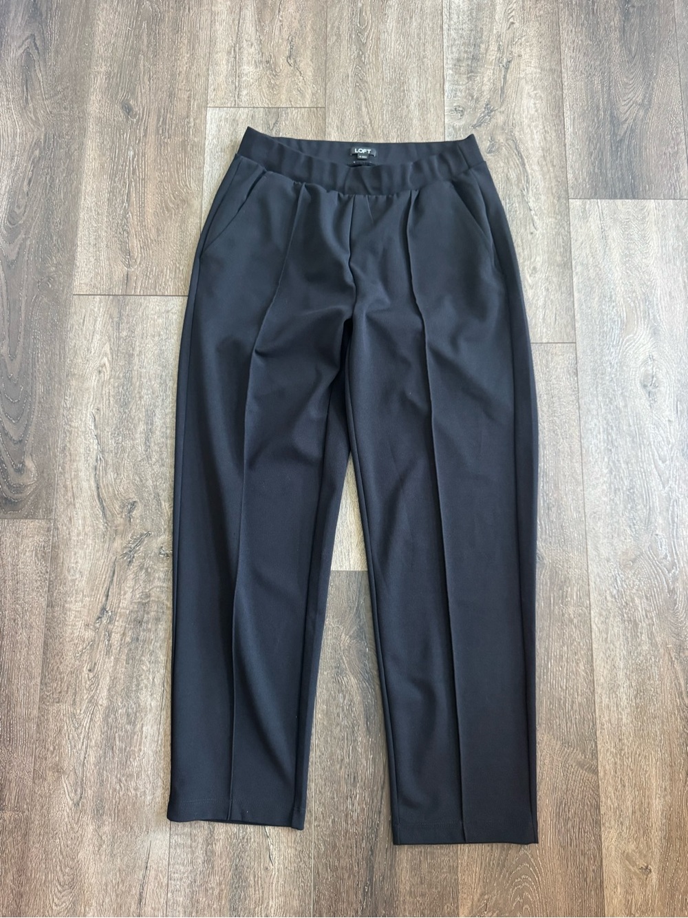 LOFT Black Tailored Pleat-Front Pull-On Pants Size Small